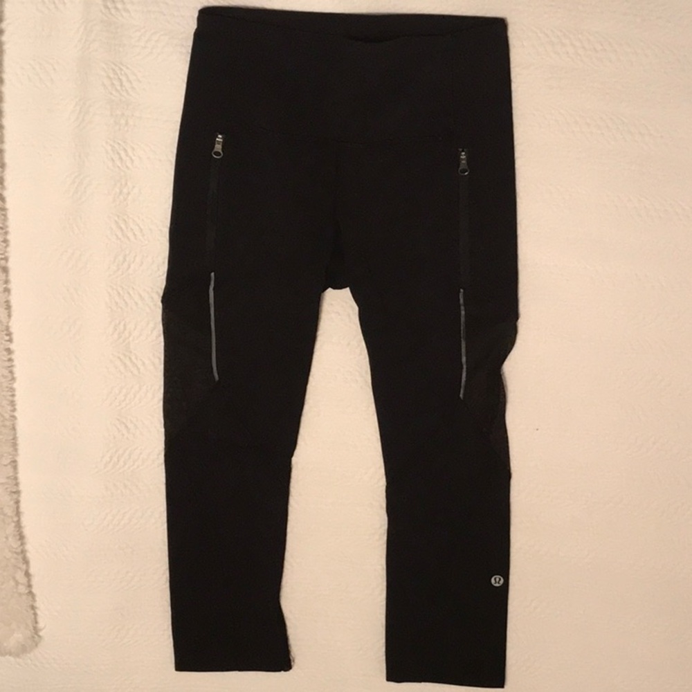 Black Lululemon Mesh Cropped Leggings